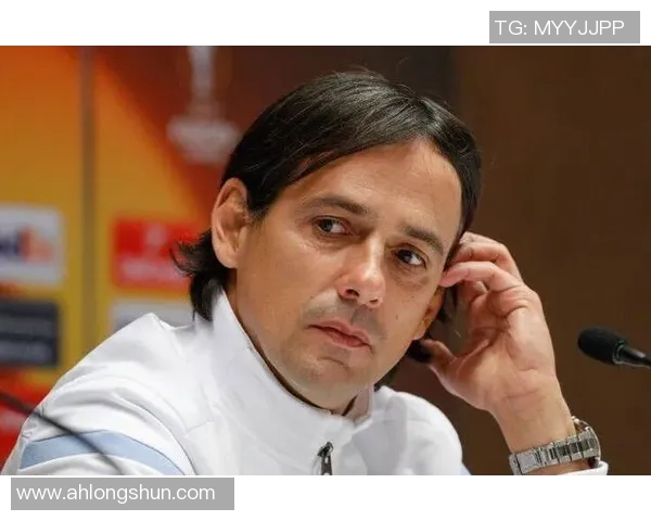 当今四大足球后卫球星崛起与争锋 世界足坛防线的未来之星 当今四大足球后卫球星崛起与争锋 世界足坛防线的未来之星