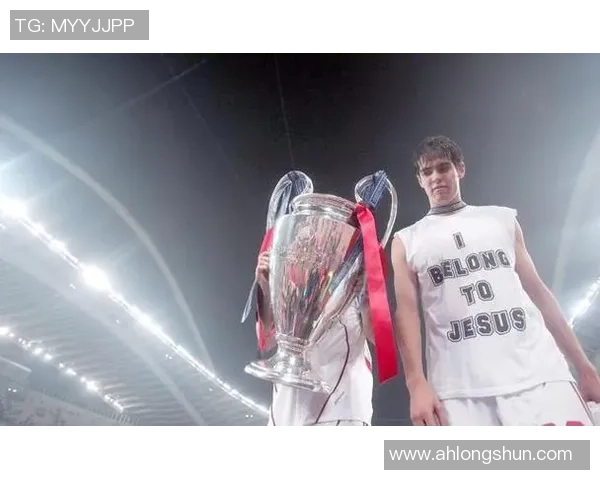 足球球星出场歌背后的故事与激情：如何点燃赛场的热血与荣耀