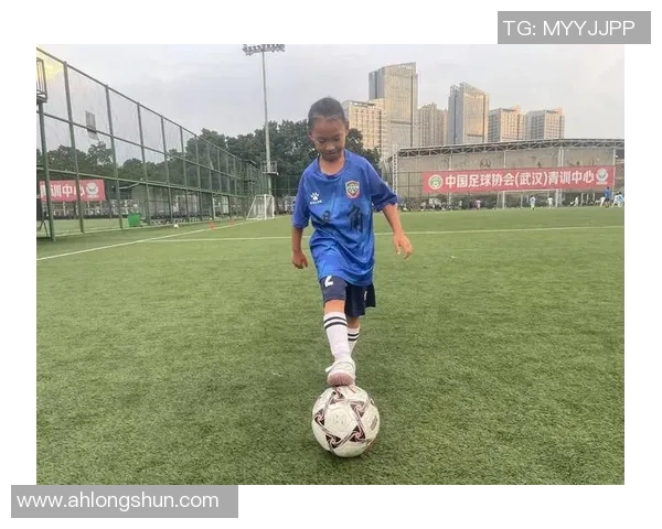 中国足球U9球星崭露头角新秀风采引领未来足球新潮流 中国足球U9球星崭露头角新秀风采引领未来足球新潮流